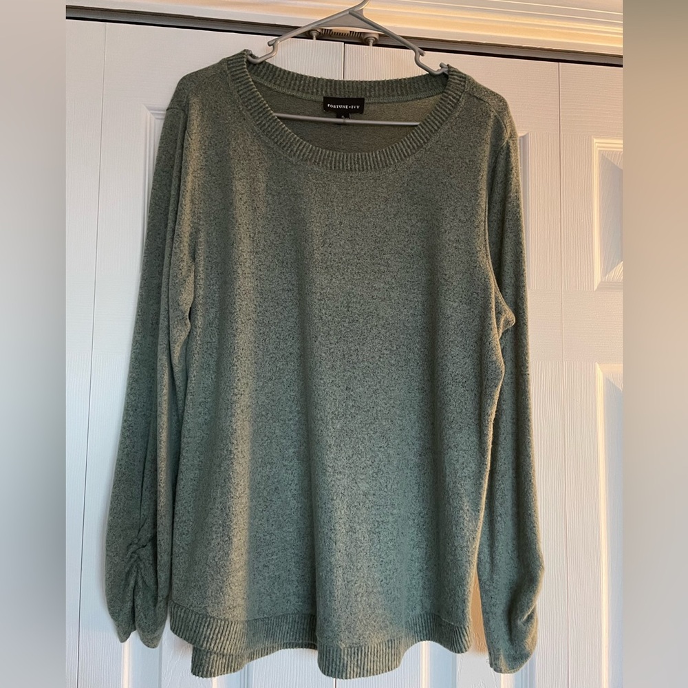 Fortune + Ivy knit shirt Size XL